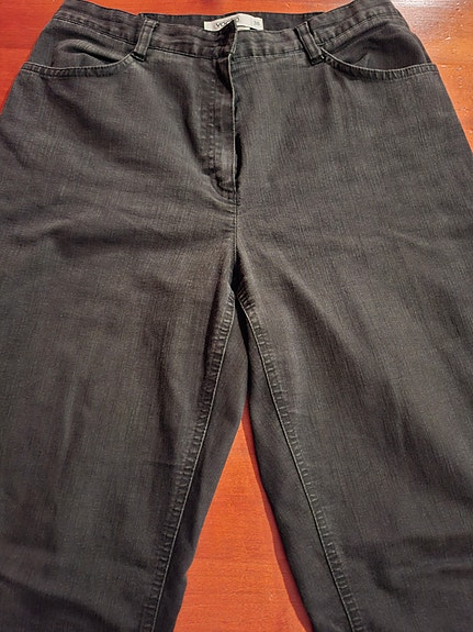 Mustat farkut 38