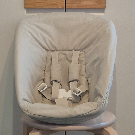 Stokke syöttötuolin istuinosa valkoinen/vaalea harmaa