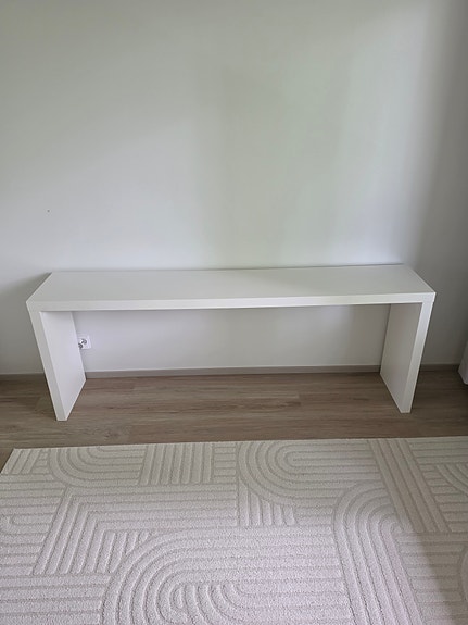 IKEA apupöytä / sänkypöytä