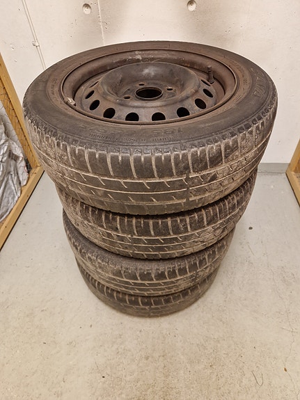 Nissan vanteet ja renkaat