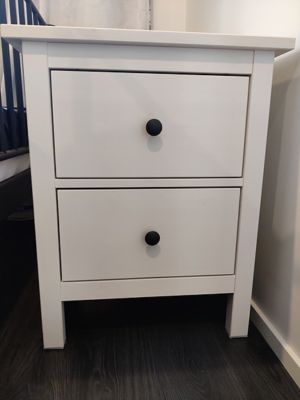 2kpl Ikea Hemnes yöpöytiä / lipastoja