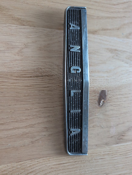 Ford Anglia etusäleikkömerkki / logo