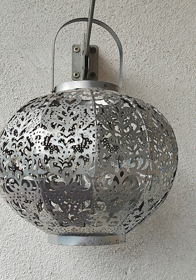 Pentik, lyhty, kaunis metallinen