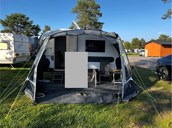 Ilmatäytteinen Reimo etuteltta Adria Action vaunulle