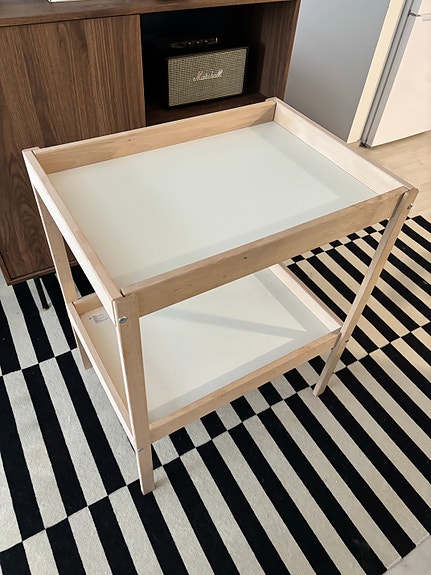 IKEA hoitopöytä puu/valkoinen