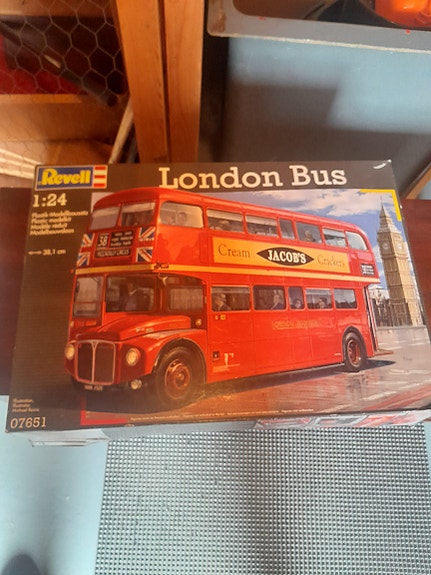 Revell London Bus 1:24 muovimallisarja