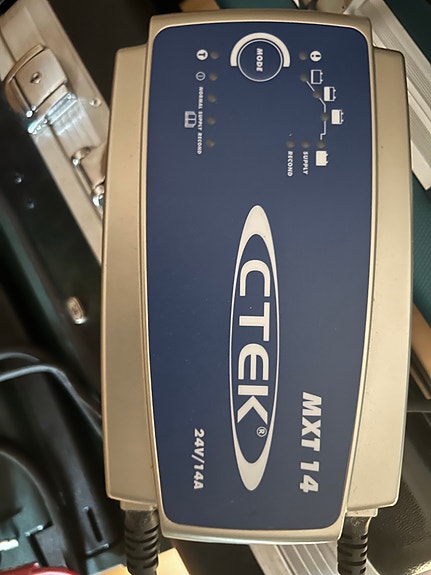 CTEK MXT 14 akkulaturi 24V