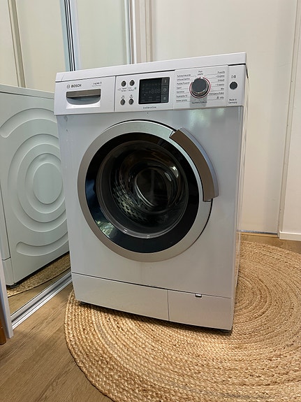 Bosch edestä täytettävä pesukone valkoinen