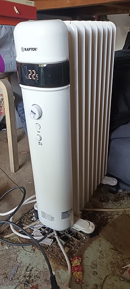 Raptor öljytäytteinen lämmitin 2000W