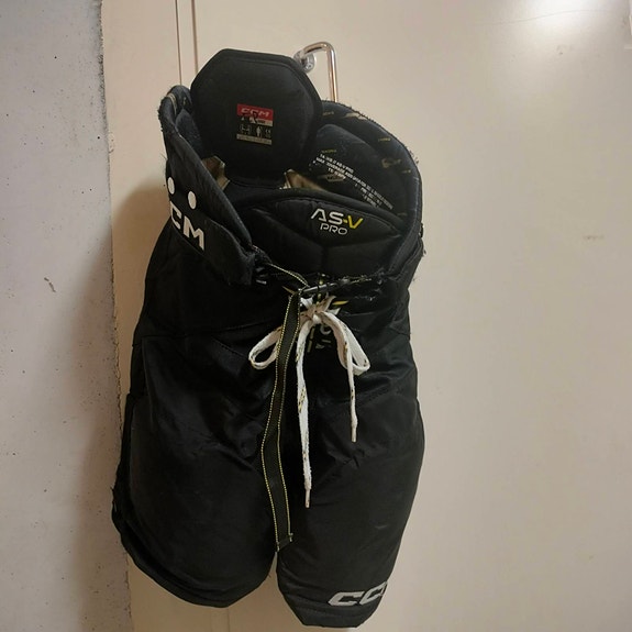 CCM Tacks AS-V Pro jääkiekkohousut koko junior L