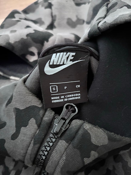 Nike miesten camo-verryttelyasu S- Huppari M- Housut