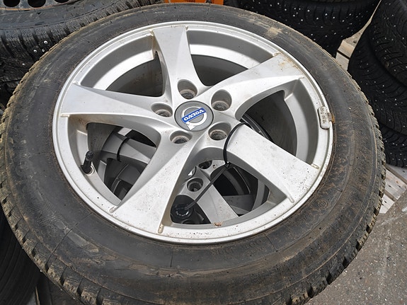 volvo v50 talvirenkaat vanteineen