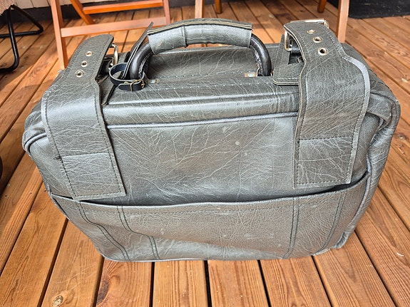 Retro matkalaukku