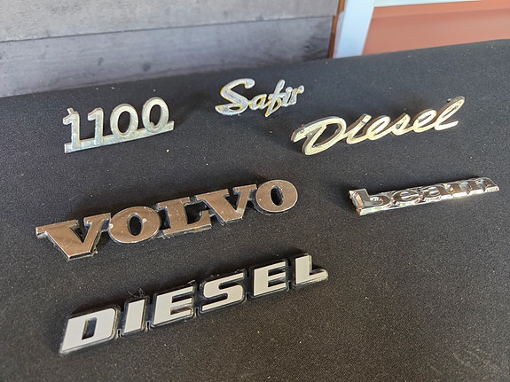 Autojen merkkejä: Volvo, Diesel, 1100 jne.