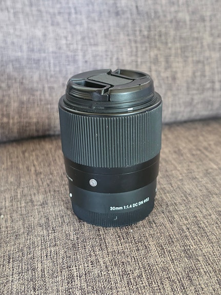 Sigma 30mm F/1.4 DC DN -objektiivi, Sony E
