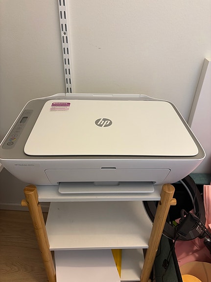 HP DeskJet monitoimitulostin valkoinen