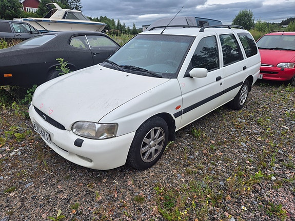 Ford escort 1.6 stw osina