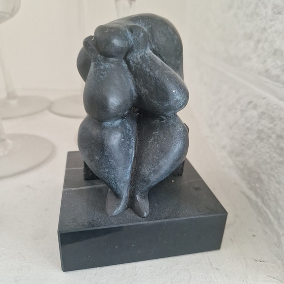 Veistos Sculpture