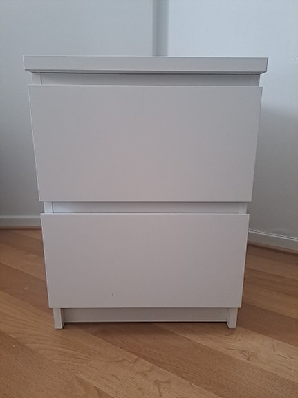 Ikea Malm yöpöytä
