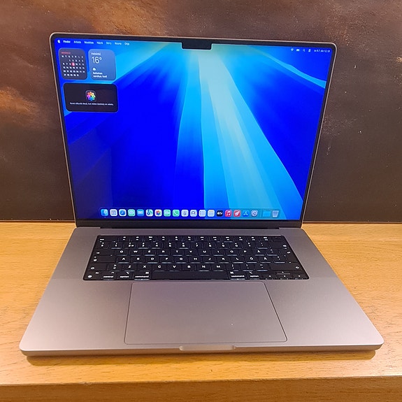 Apple MacBook Pro 16″ M1 Pro 2021 (32 GB RAM / 512 GB SSD), takuu, sis. ALV