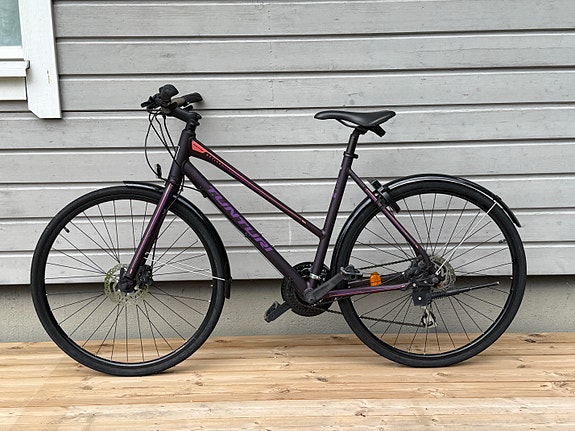 Tunturi naisten hybridipyörä 28"