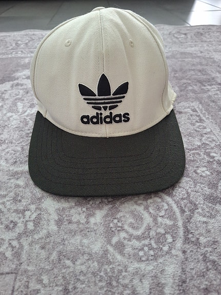 Adidas lippis, one size