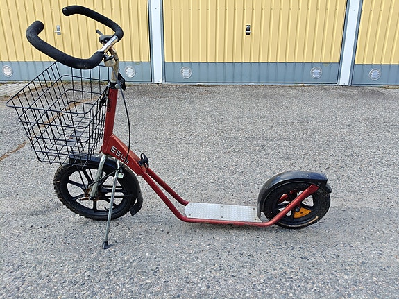 Esla potkulauta/potkupyörä etukorilla
