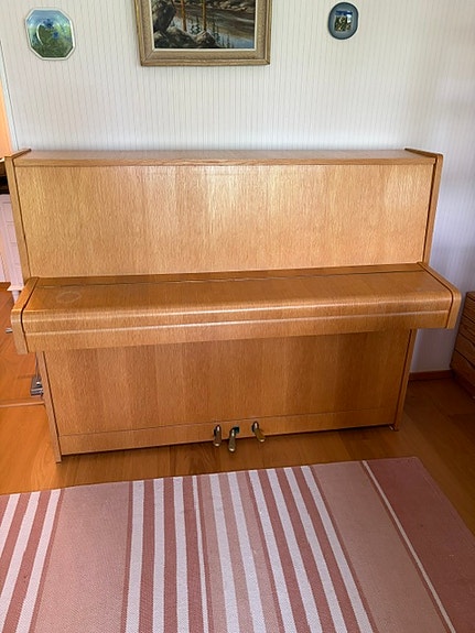 Scholze pystypiano vaalea puu