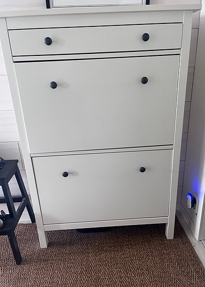 Hemnes kenkäkaappi