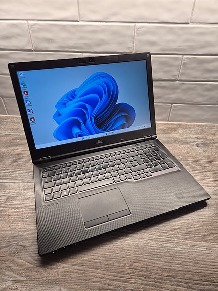 Fujitsu Lifebook E459, i5-8250U, 16GB, 512GBm Windows 11 Pro