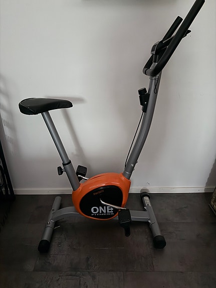 Varattu One Fitness RW3011 kuntopyörä