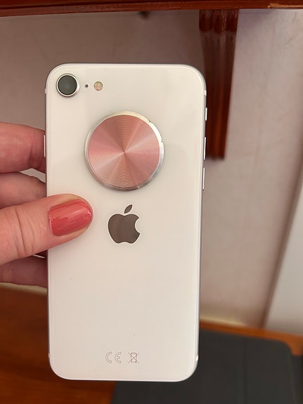 Apple iPhone SE (2-3 gen) älypuhelin 64 GB valkoinen