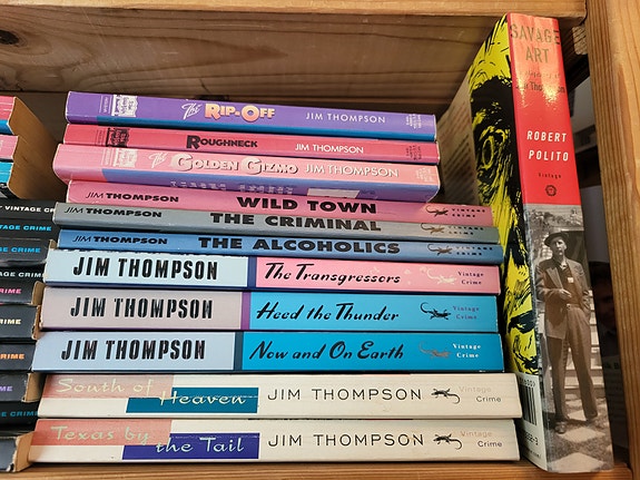 Jim Thompson -kirjakokoelma, useita pokkareita