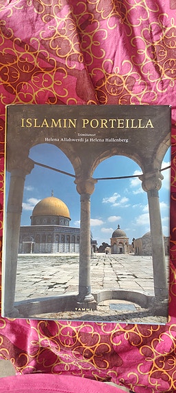 Islamin porteilla -kirja