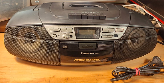 Panasonic rx-ds27 Power blaster radio CD ja kasetti soitin