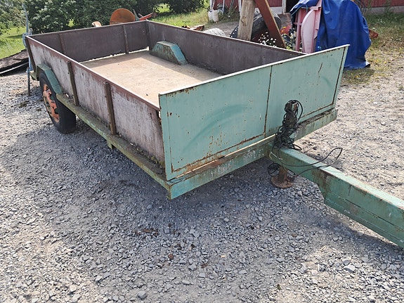 Pieni traktorin peräkärry