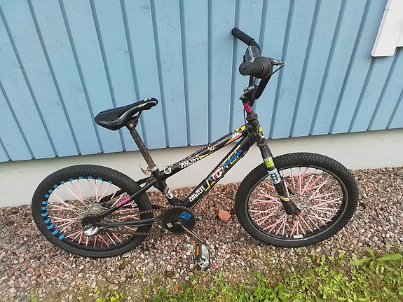 Lasten polkupyöriä