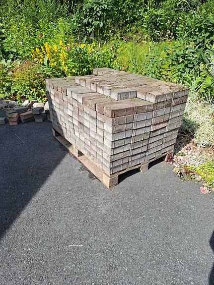 Betonikivet lavalla