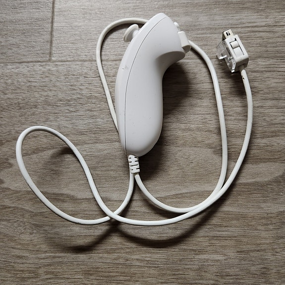 Nintendo Wii Nunchuk Ohjain Valkoinen Alkuperäinen