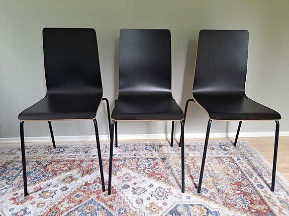 IKEA ruokapöydän tuolit musta