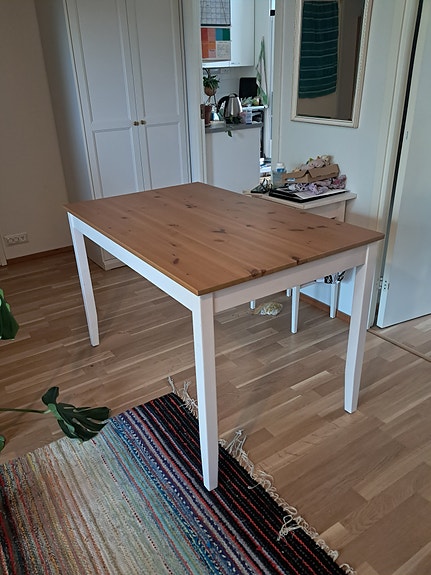 siisti ruokapöytä