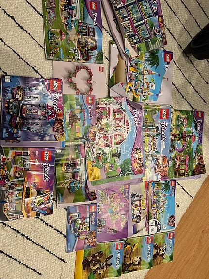 Myydään Lego friends Legot