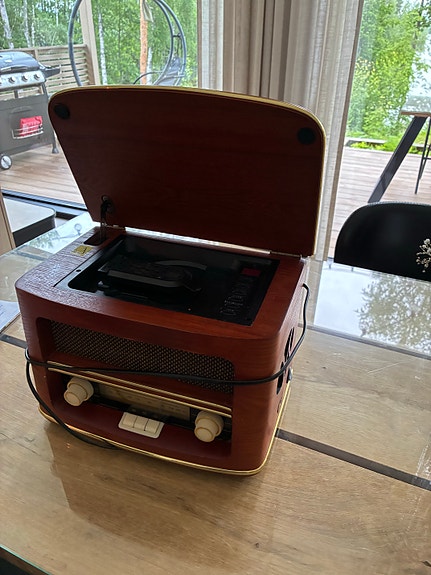 Retro radio