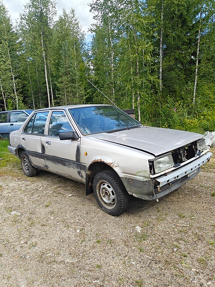 Datsun Nissan Sunny b11
