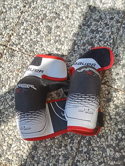 Bauer Vapor X jääkiekkokyynärsuojat