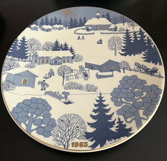 Arabia joululautanen 1983 Raija Uosikkinen