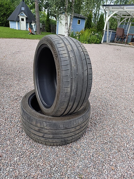 kesärenkaat 245/40/18
