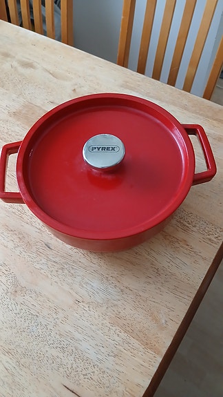 Pyrex valurauta pata