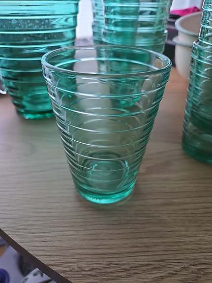 Iittala juomalasit ja kaadin vihreä lasi