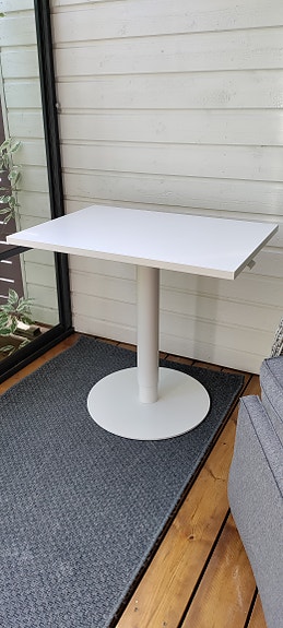 Työpöytä, säädettävä kaasujousella